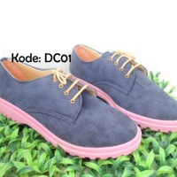 Sepatu Docmart DC01