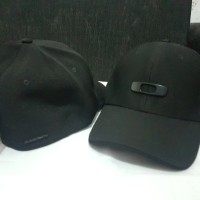 Topi Oakley Metal Gas Can Full Black A-Flex Original