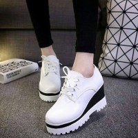 Sepatu Wanita Boots Wedges SBO319