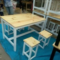 Meja makan/Restoran set.1 meja 4 kursi.