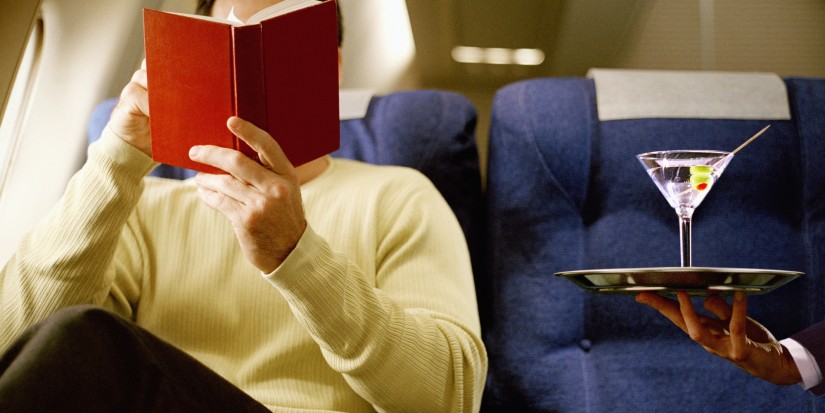 benda yang sering hilang saat berlibur - buku