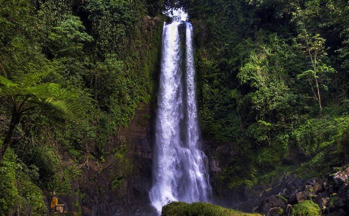 tempat wisata bali - air terjun gitgit