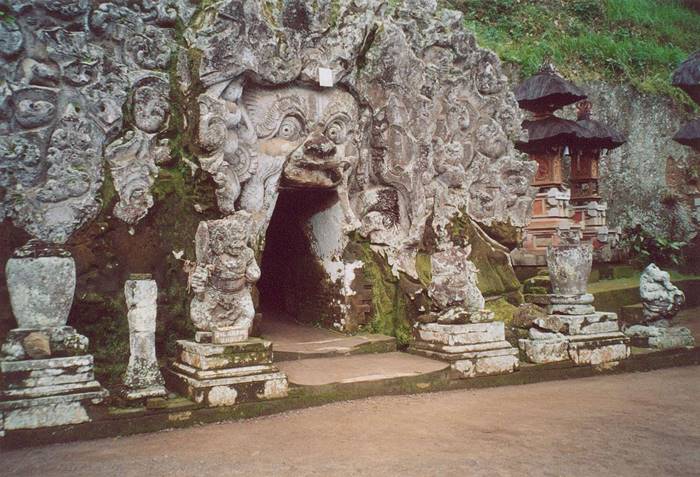 tempat wisata bali - gua gajah