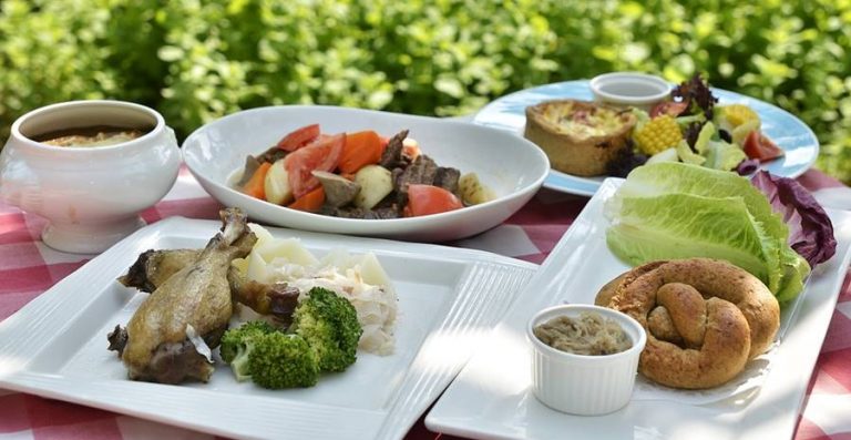 8 Tips Mempersiapkan Acara Buka Puasa Bersama Yang Seru