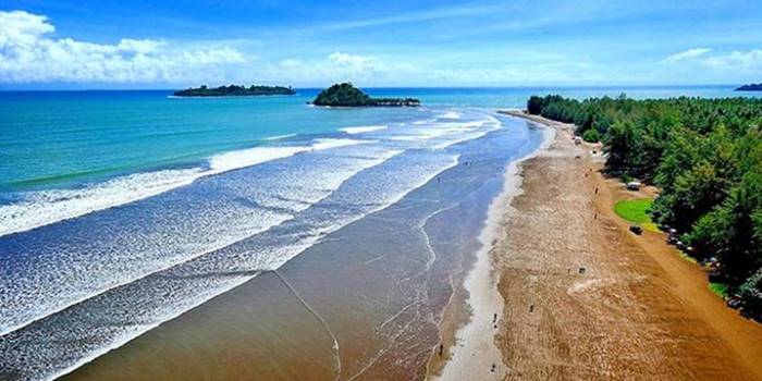 Pantai Air Manis di Padang
