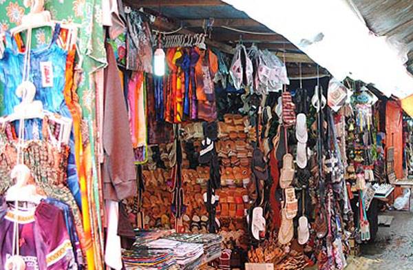 Wisata Belanja di Padang