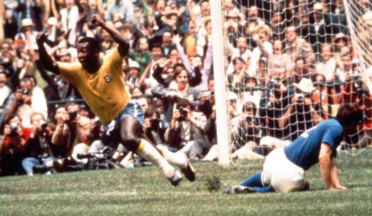 Ajang Piala Dunia telah banyak melahirkan para penyerang hebat yang andal dalam merobek ga Deretan Pencetak Gol Terbanyak di Piala Dunia Sepanjang Masa