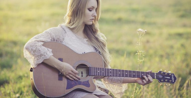 10 Merk Gitar Akustik Terbaik di Indonesia Tokopedia Blog 10 Merk Gitar Akustik Terbaik di Indonesia Tokopedia Blog