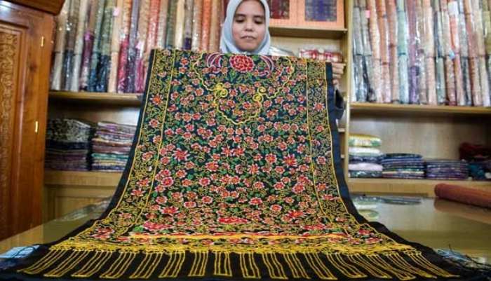  Sudah menjadi kebiasaan orang Indonesia untuk membeli oleh Rekomendasi 11 Oleh-Oleh Khas Aceh Paling Dicari