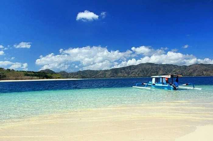 pulau cantik di NTB menjadi primadona bagi para wisatawan 12 Wisata Pulau di Nusa Tenggara Barat Terbaik