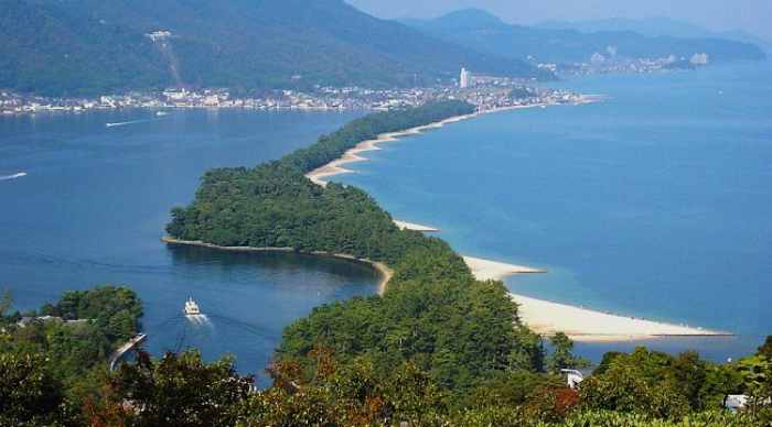  Jika Toppers menyukai wisata Budaya dan ingin mempelajari tradisi dan sejarah lokal bangs 18 Tujuan Wisata di Kyoto Populer Wajib untuk Traveler