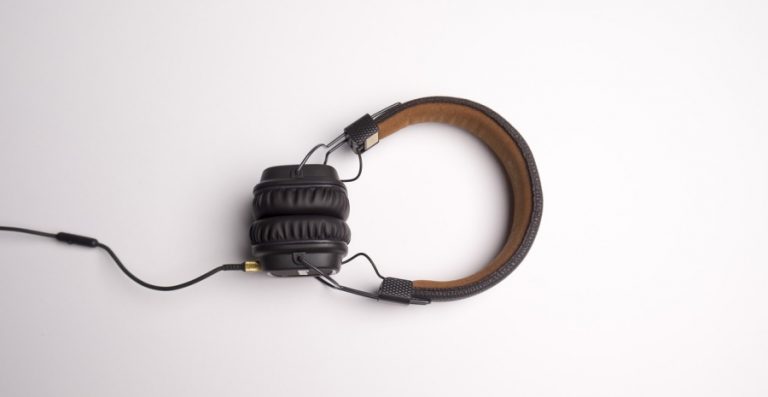 10 Headphone Terbaik 2019 Mulai Rp 1 Jutaan Tokopedia Blog<script async src=