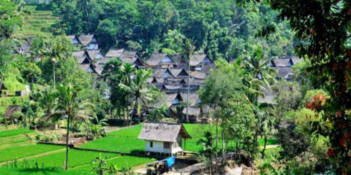 Desa Adat dan Wisata di Indonesia