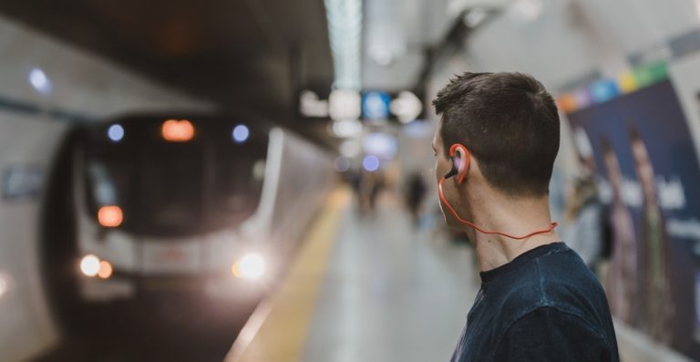 jam operasional mrt jakarta, jam operasional transjakarta, jam operasional krl jabodetabek