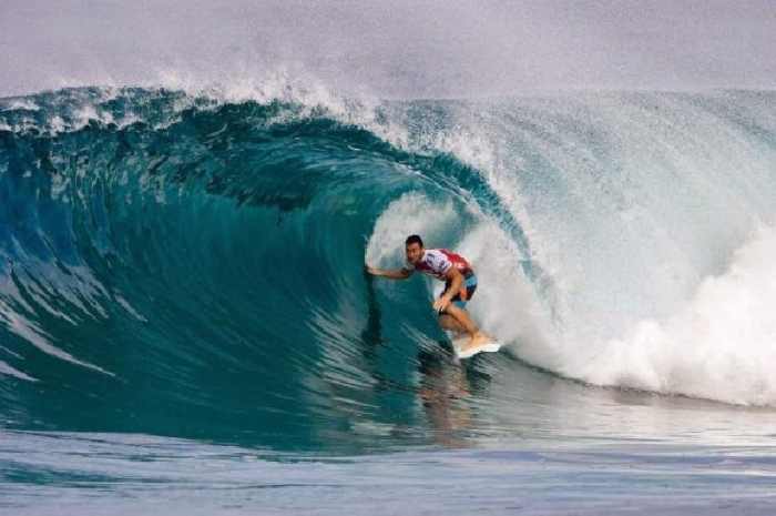 Lokasi Surfing terbaik di Indonesia
