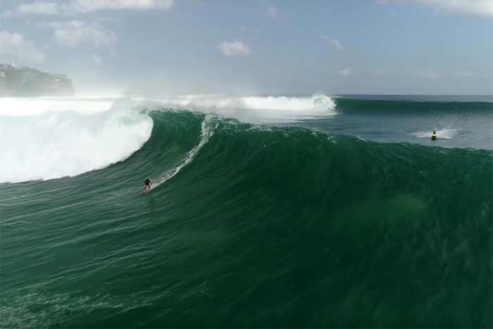 Lokasi Surfing terbaik di Indonesia