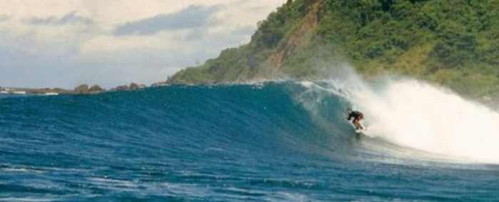 Lokasi Surfing terbaik di Indonesia