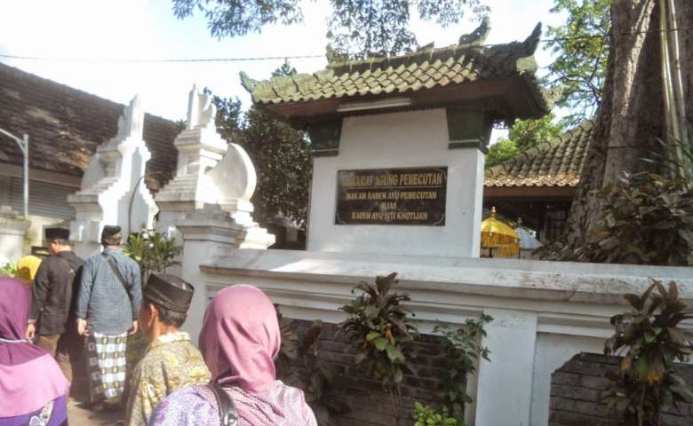 tempat ziarah umat muslim di dunia