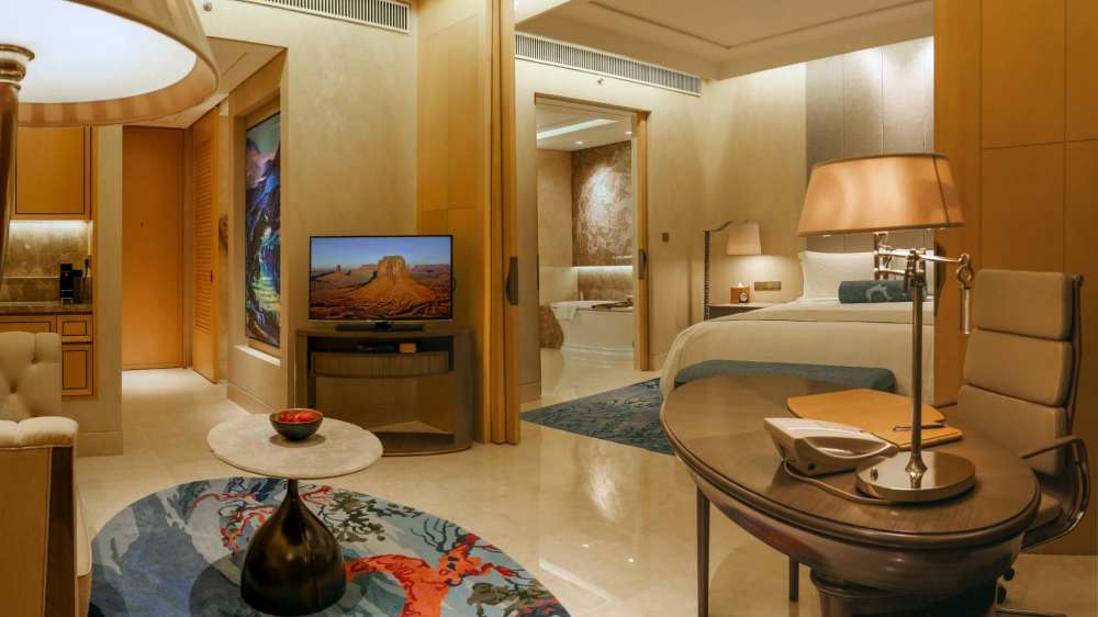 rffles hotel untuk staycation di jakarta