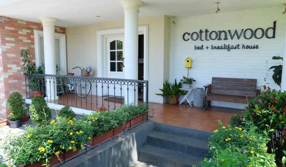 staycation di bandung hotel cottonwood