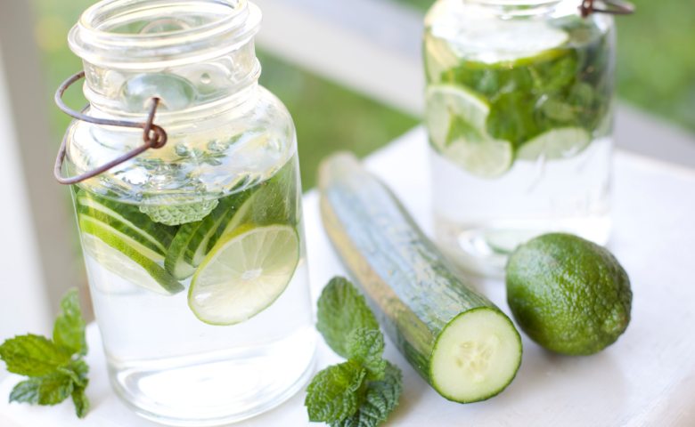 10 Manfaat Infused Water Timun, Cegah Kanker hingga Sehatkan Kulit