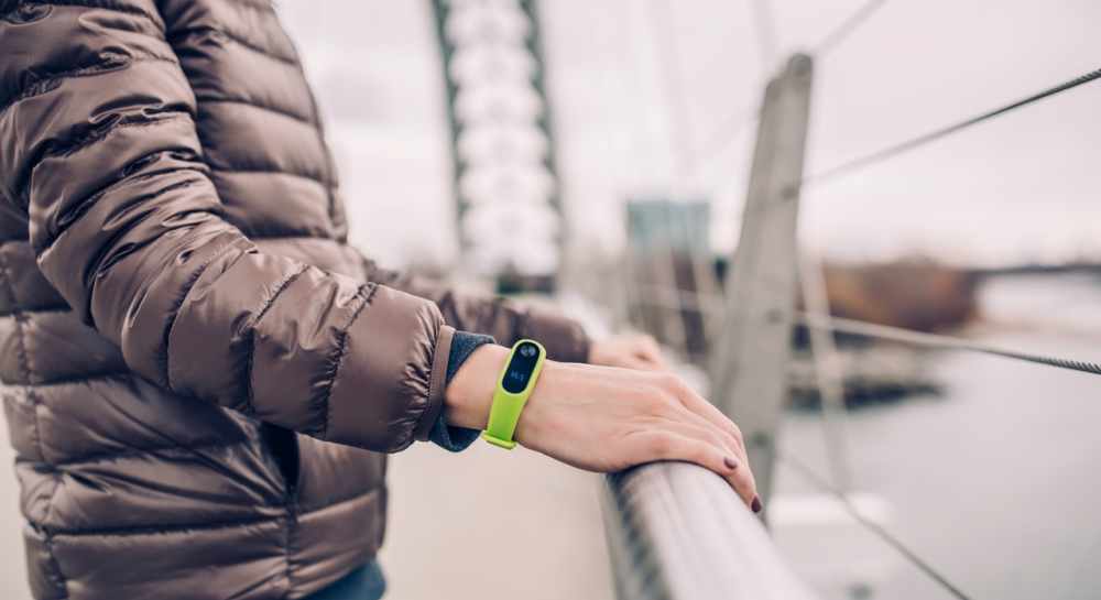 kado valentine untuk pacar laki laki smartwatch