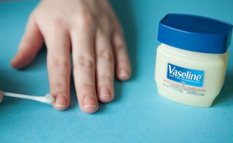 fungsi vaseline lip therapy, manfaat vaseline lip therapy
