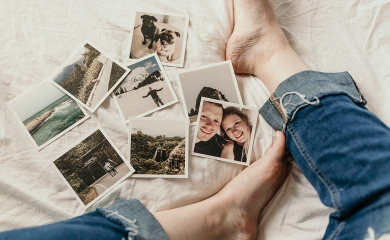 Dekorasi Kamar Pengantin Murah dan Simple Memakai Foto