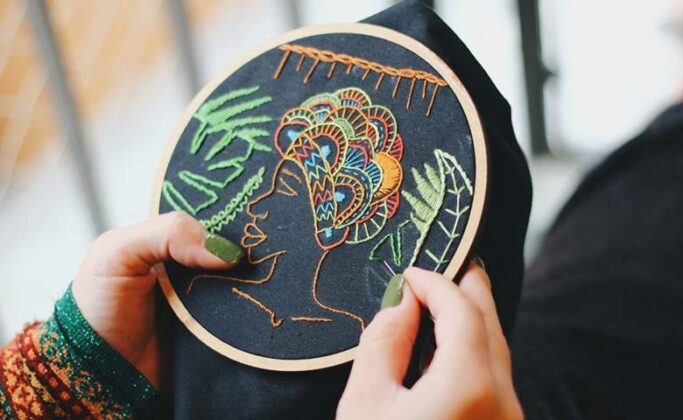 Apa Saja Teknik Menyulam? Berikut Pengertian & Bahan yang Digunakan