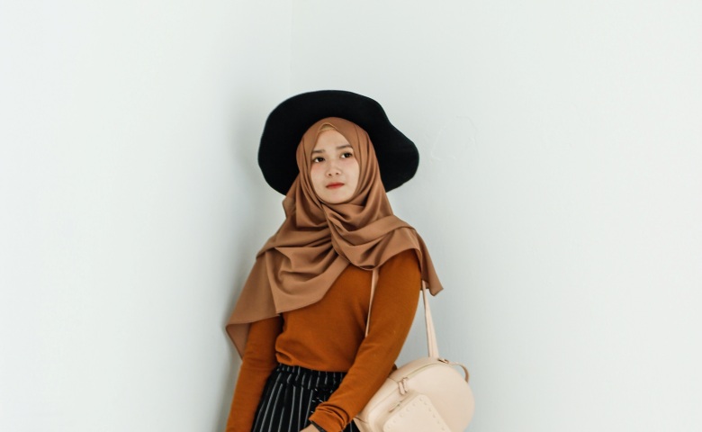 Tutorial Hijab Pashmina Menyilang