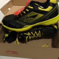 Sepatu badminton lining star plus