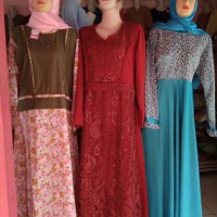 Gamis satin maksmara kombinasi brokat import.