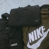 Tas Nike,Thule dan tas laptop 13’ merk Uniea