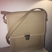 Tas selempang merk Pedro
