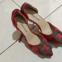 sepatu wanita merek manolo blahnik original ( size 42 )