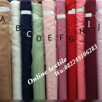 Kain organza dot/bahan busana wanita dan jilbab.