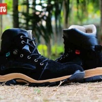 Grosir sepatu kickers new black