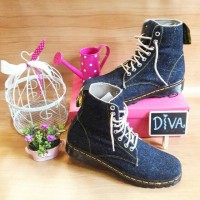 sandal sepatu boots wanita levis denim keren murah