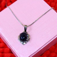 Kalung Liontin Batu Pasir Emas Hitam Titanium Silver- Kalung Wanita