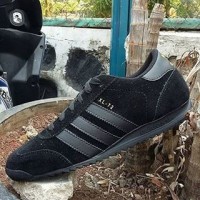 sepatu adidas xl-72 man full hitam ~ size 39-44 ~ made in vietnam