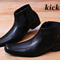 Jual sepatu kickers sleting kulit pria terbaru Murah