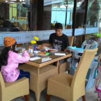 meja makan rotan aluminium uk100 kursi sintetis rattan kayu cafe resto