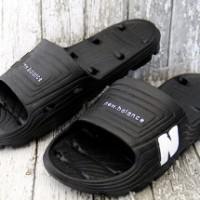 Sandal New Balance Hitam