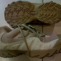 SEPATU TACTICAK OAKLEY KETS