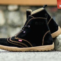 Sepatu kickers boot hitam suede
