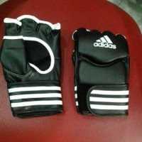Sarung Tangan MMA Adidas adiCSG07 Black /White size M