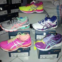 Sepatu Asics Gel Cumulus 16
