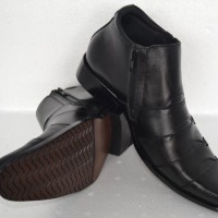 Sepatu BOOT Formal Kerja Kantor Pria Kulit Asli Levis Resleting Hitam