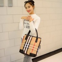 tas tangan tenteng hand bag sling hobo strip hitam putih merah kain