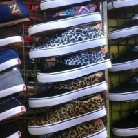 sepatu vans macan tutul motif baru
